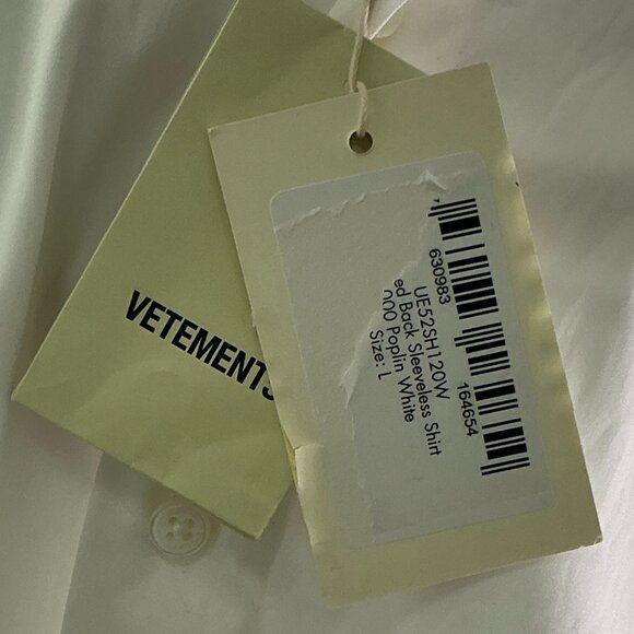 VETEMENTS Patched Back Sleeveless Unisex Size L White Button Shirt NWT - Picture 6 of 7